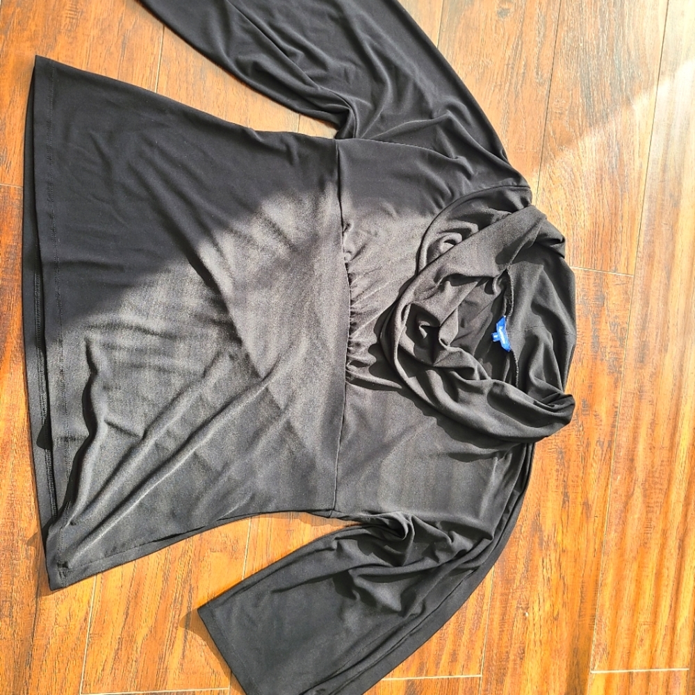 Black casual blouse. L